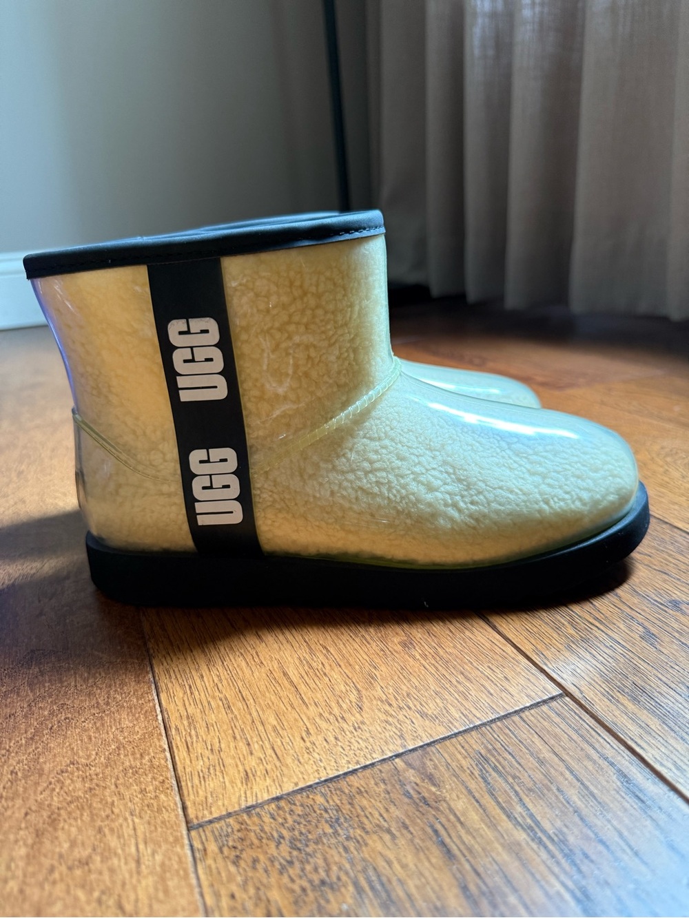 UGG Kids Pale Yellow Shearling Rain Boot